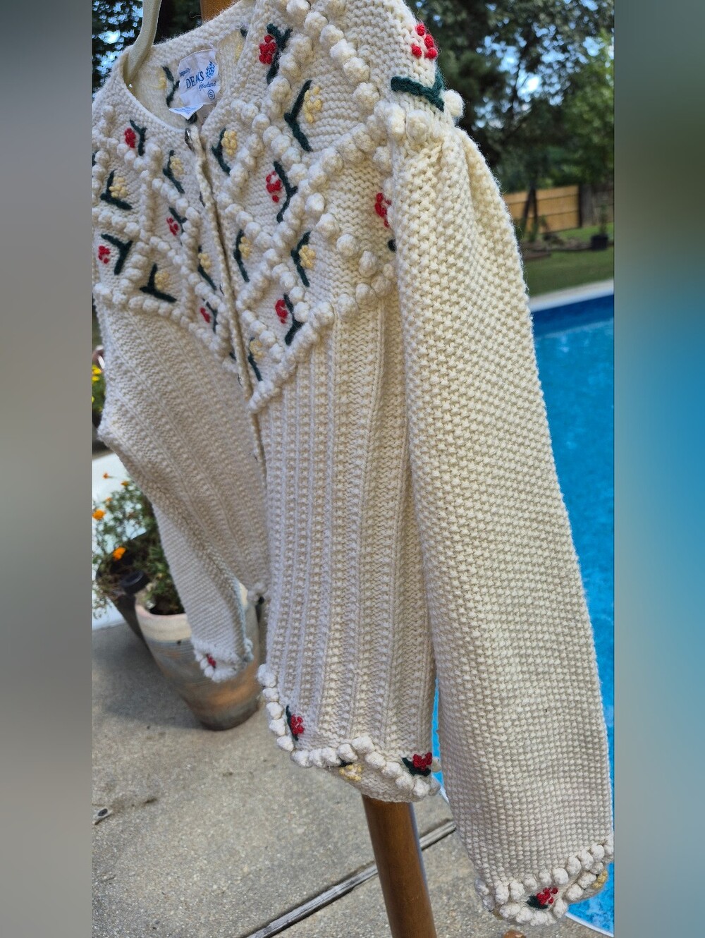 Vintage Cream-Colored Wool cardigan by Deans of Scotland - Picture 6 of 7